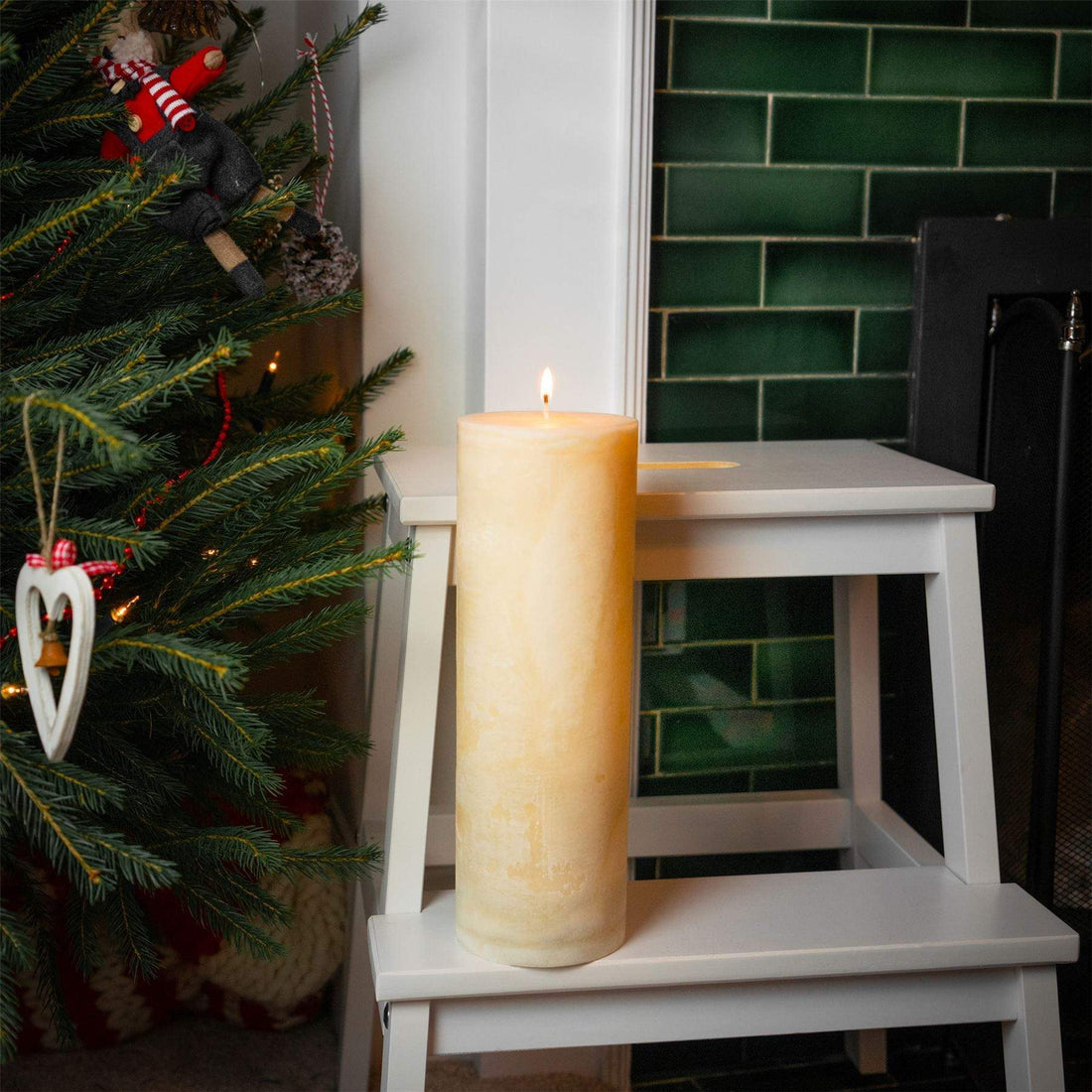 30cm Vanilla Round Pillar Candle